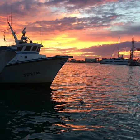 Holiday home Petirrojo *